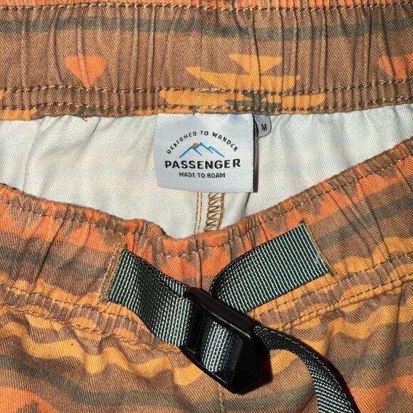 Made To Roam Aztec Print Hiking Shorts w/ Belt – Women’s Medium - Picture 4 of 4